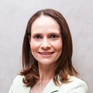 Dra. Lícia Valadares